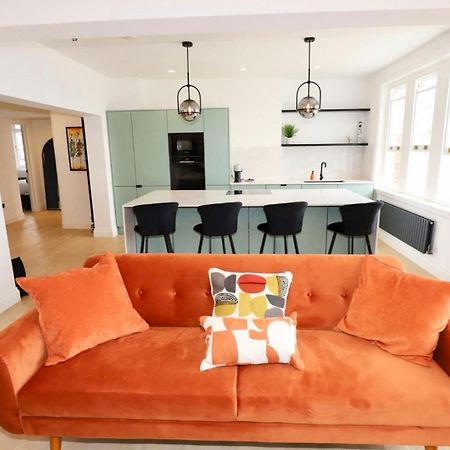 Newly Refurbished W/ River Views ロンドン エクステリア 写真