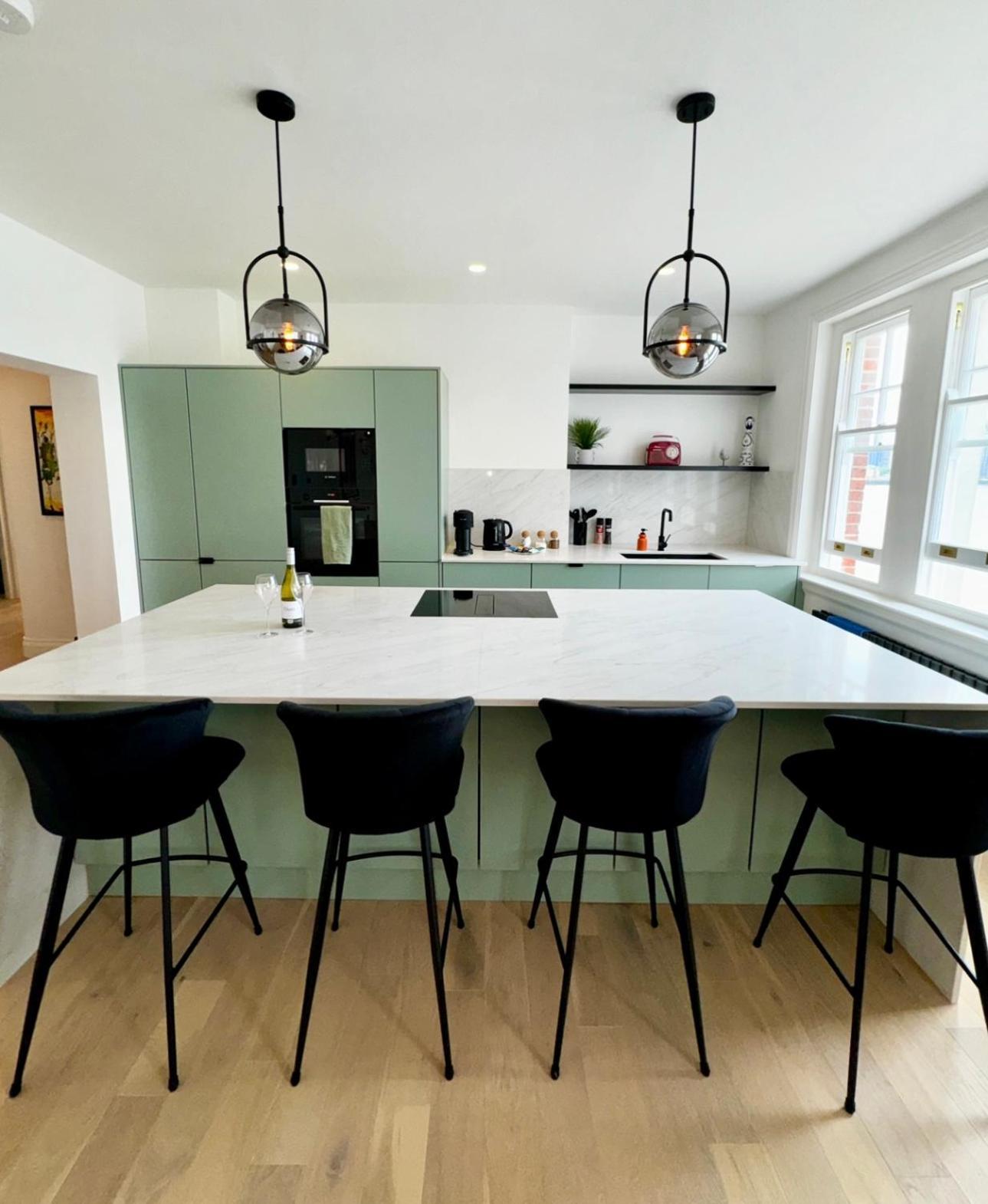 Newly Refurbished W/ River Views ロンドン エクステリア 写真