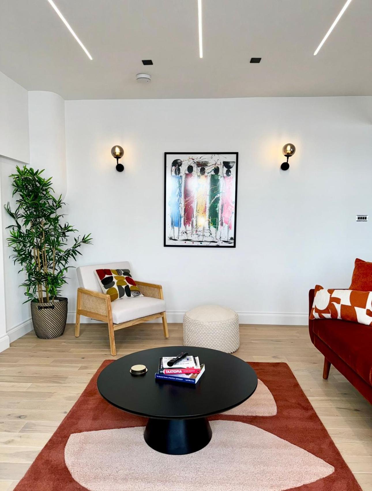 Newly Refurbished W/ River Views ロンドン エクステリア 写真