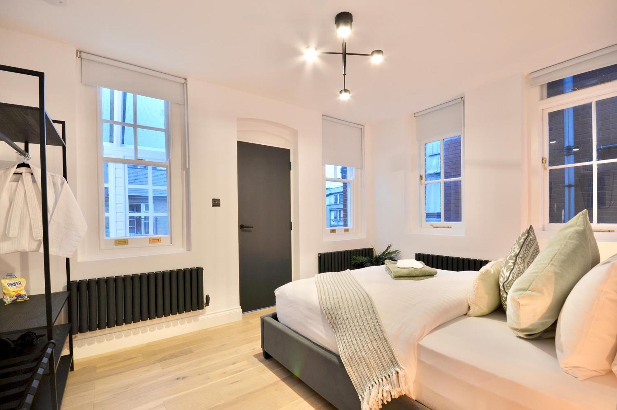 Newly Refurbished W/ River Views ロンドン エクステリア 写真